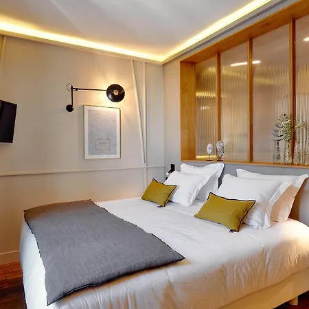 Tinah Paris, Reaumur - Montorgeuil 3*