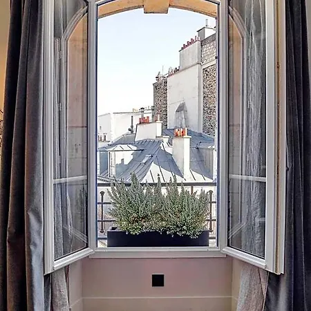 Tinah Paris, Réaumur - Montorgeuil