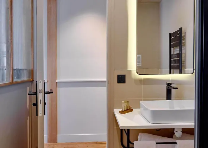 Tinah Paris, Reaumur - Montorgeuil Paris