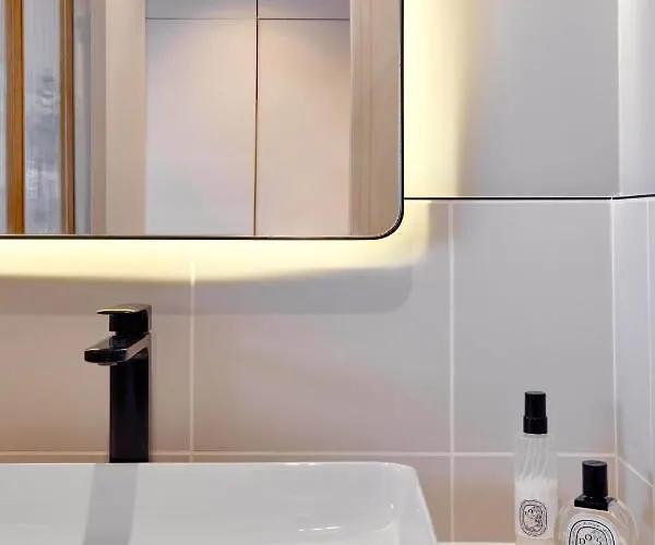 Tinah Paris, Reaumur - Montorgeuil