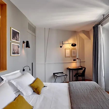 Tinah Paris, Reaumur - Montorgeuil 3*