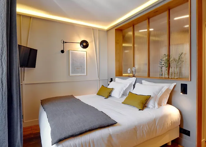 Tinah Paris, Réaumur - Montorgeuil 3*