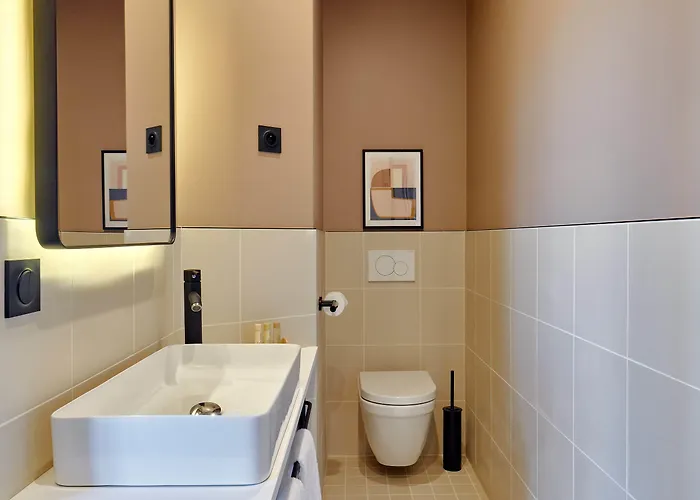 Tinah Paris, Réaumur - Montorgeuil 3*