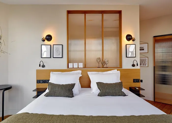 Tinah Paris, Réaumur - Montorgeuil 3*